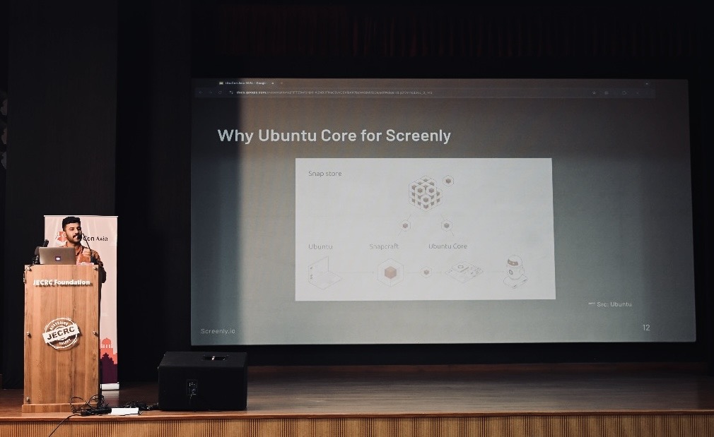 Screenly Slide
